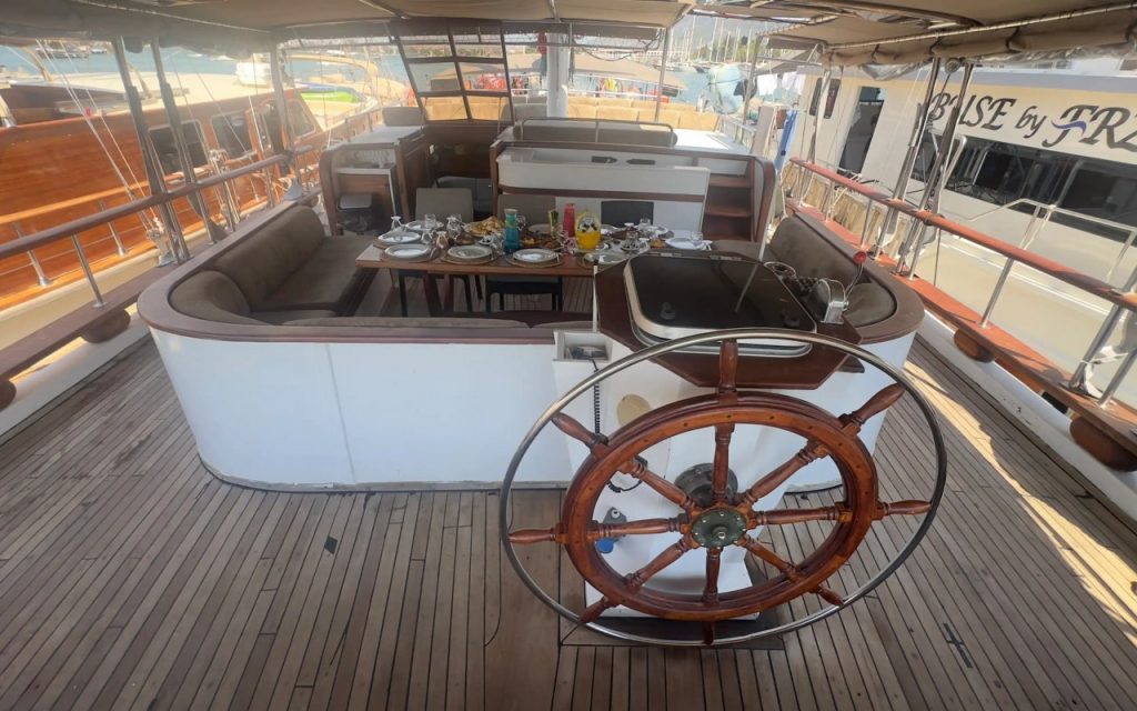 Simerenya - Standart Yat Simerenya - Standart Yat