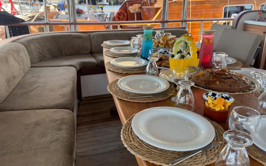 Simerenya - Standart Yat Simerenya - Standart Yat