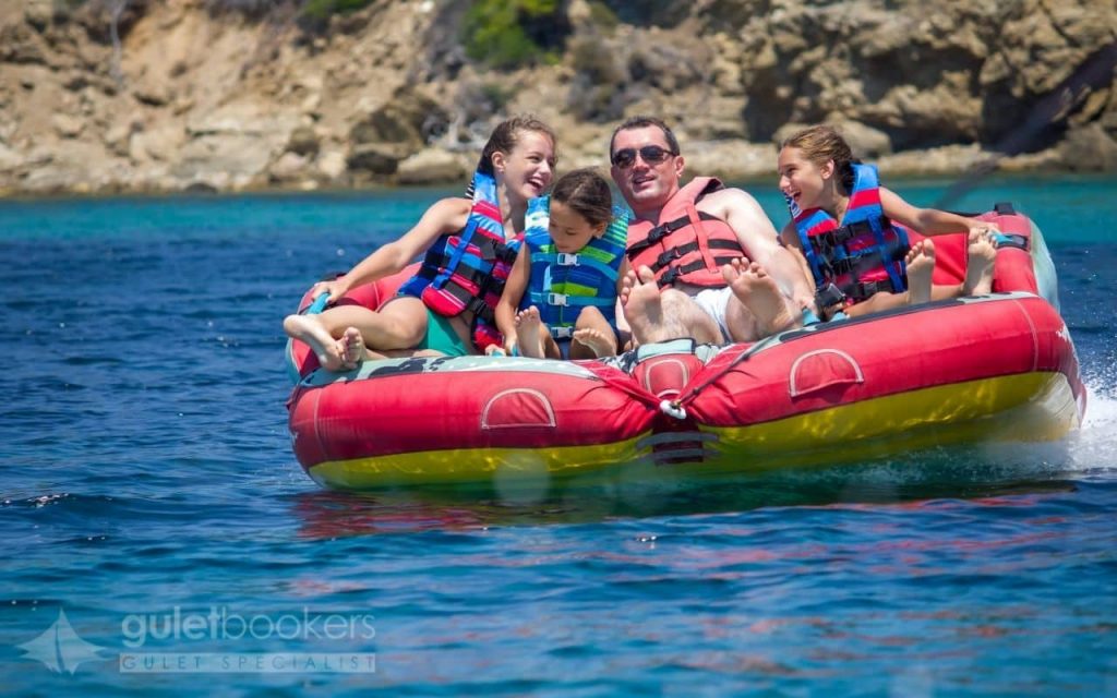 water-sports-activity-blue-cruise