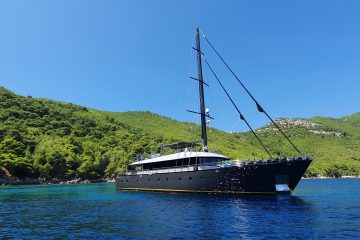 Motorsegler Yacht Rara Avis