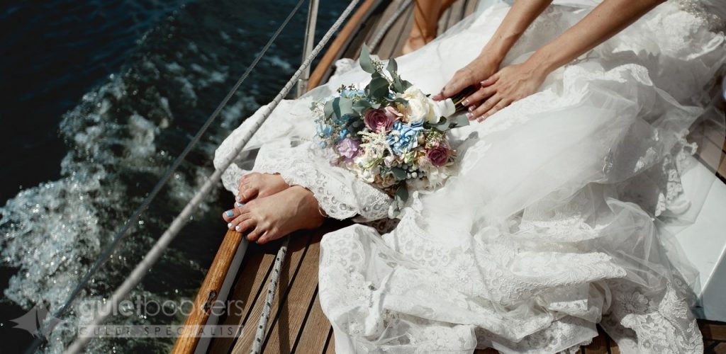 Organice Su Boda En Un Barco