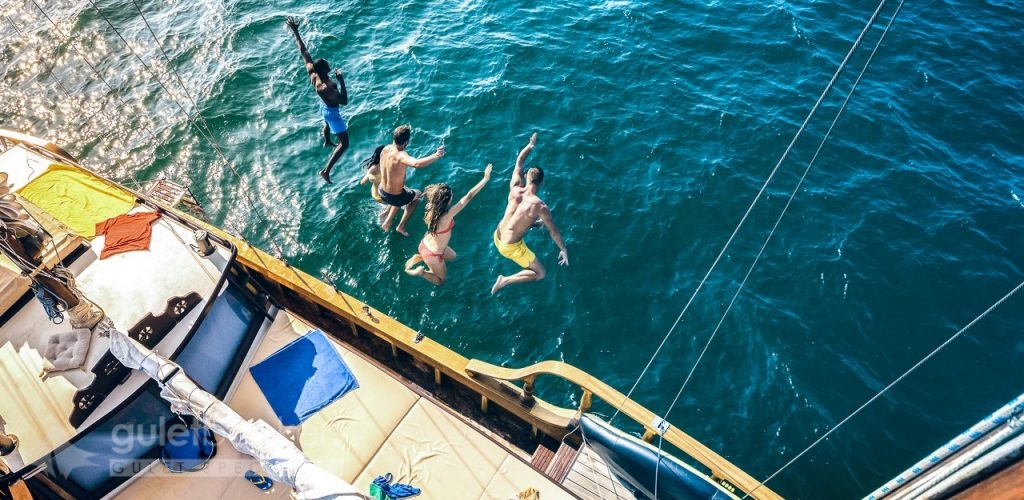 Yacht Charter Opportunity with Your Friends