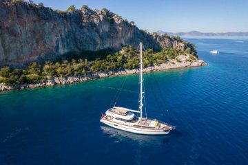 Motorsailer Yacht Destiny