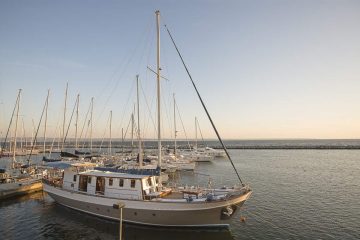 Motorsailer Yacht Cosmos