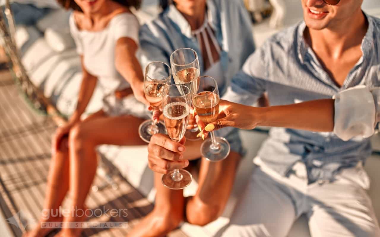 Guests can decide every detail together, set their own routes, create gourmet menus tailored to everyone's preferences and special diets...