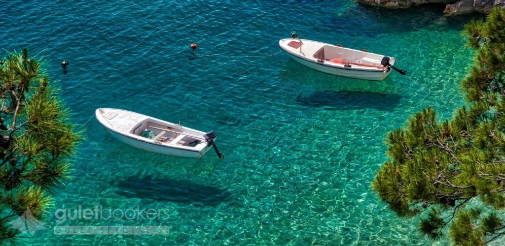 From the famous beaches of Mykonos to the hidden coves of lesser-known islands, Greece delivers the ultimate summer holiday in the Mediterranean.