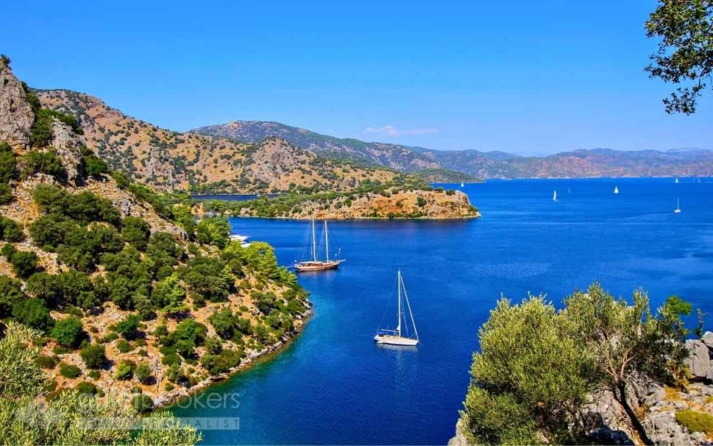 The combination of luxury accommodations, gourmet cuisine, stunning natural beauty, and rich cultural heritage creates an experience that satisfies even the most discerning travelers.