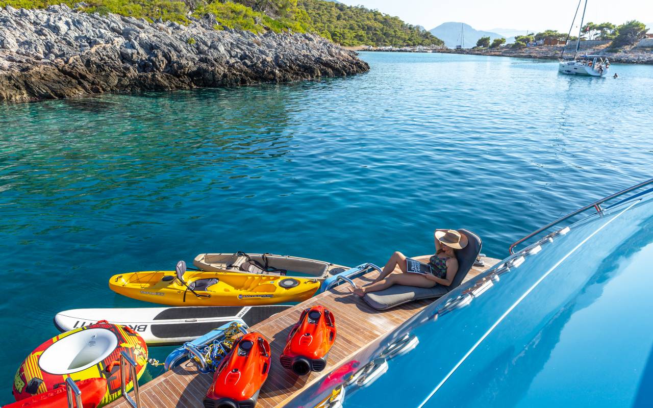 Complete Privacy: Your Floating Sanctuary