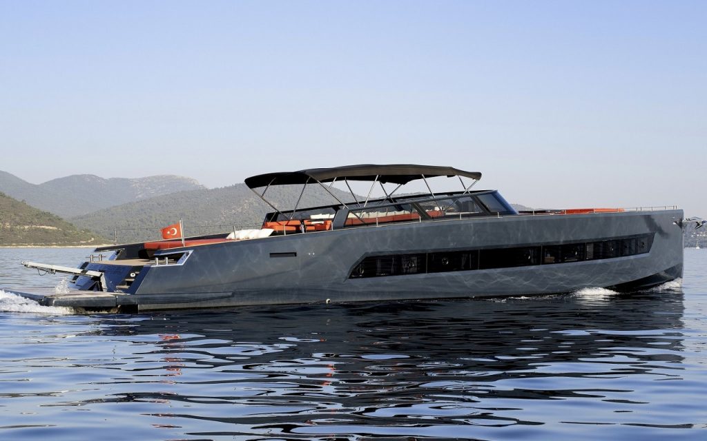 Yacht photo 2