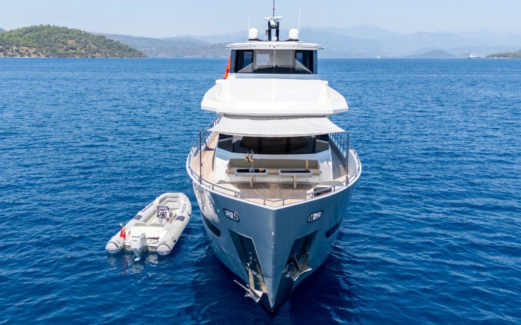 Yacht photo 4